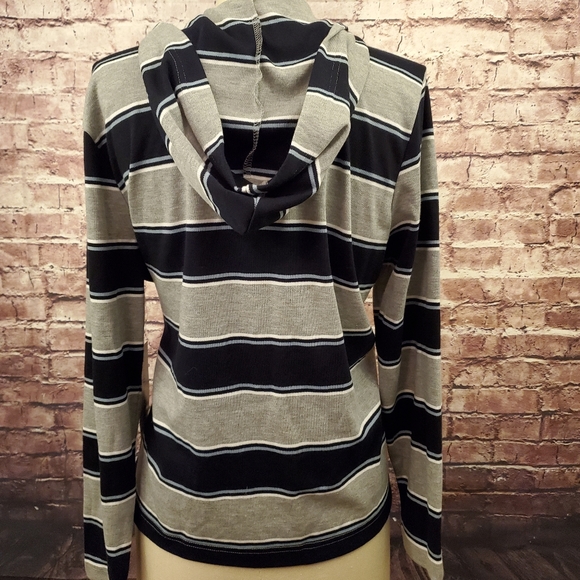 Womans Zip Up Top~ NWT - Picture 3 of 3